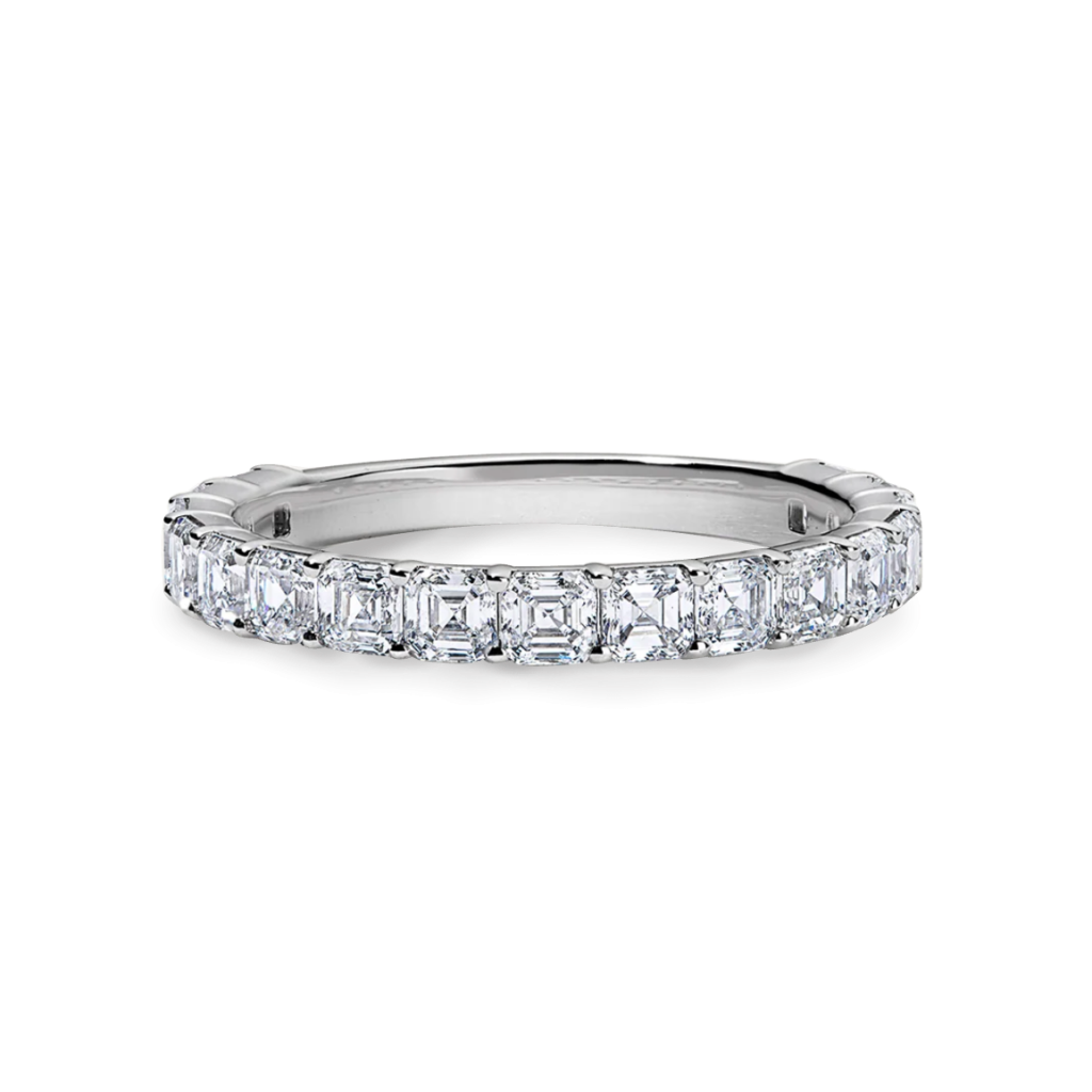 Базовое кольцо солитер с дорожкой бриллиантом из коллекции Diamond Core